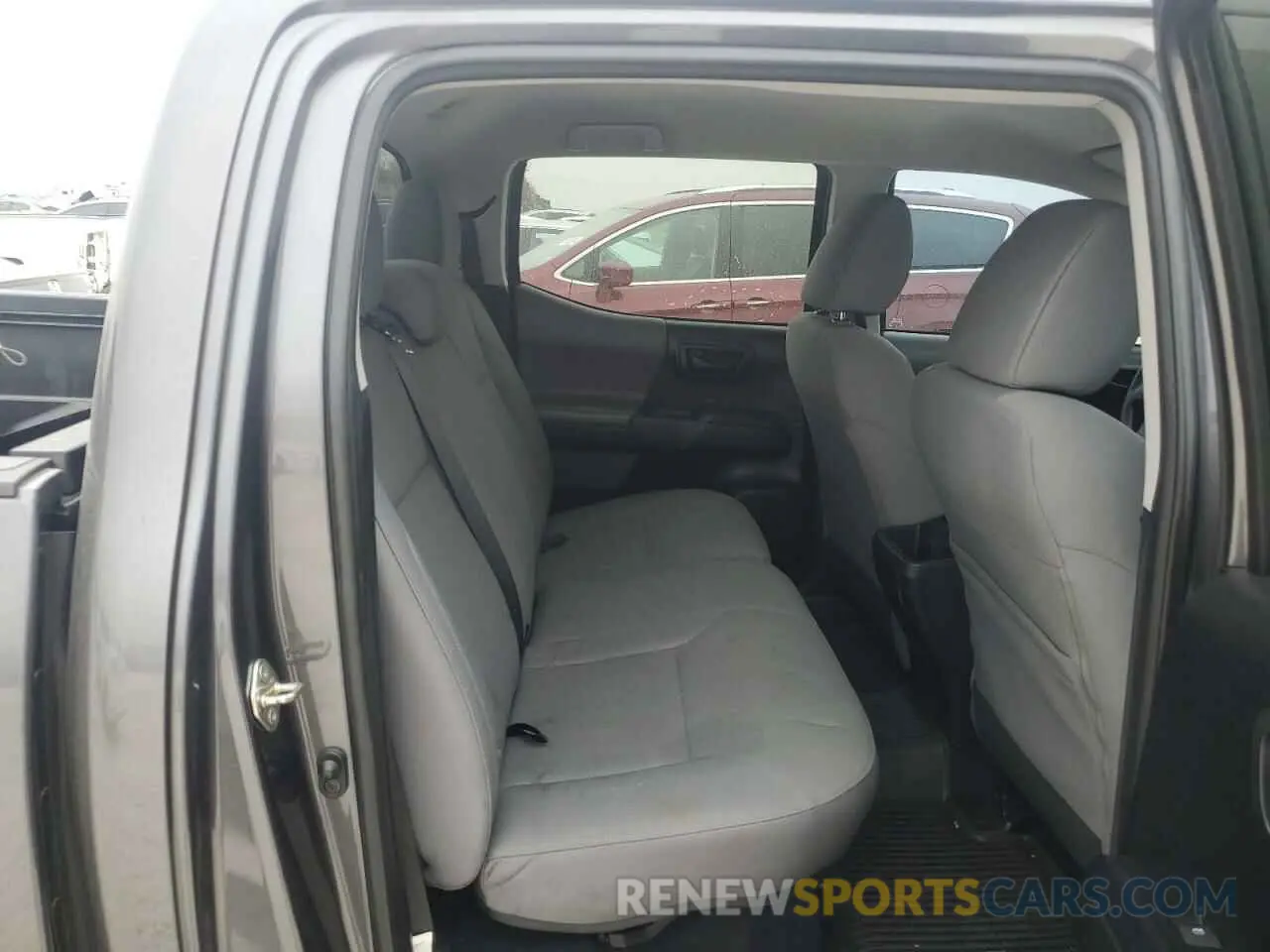 10 Photograph of a damaged car 5TFAX5GN7KX150535 TOYOTA TACOMA 2019