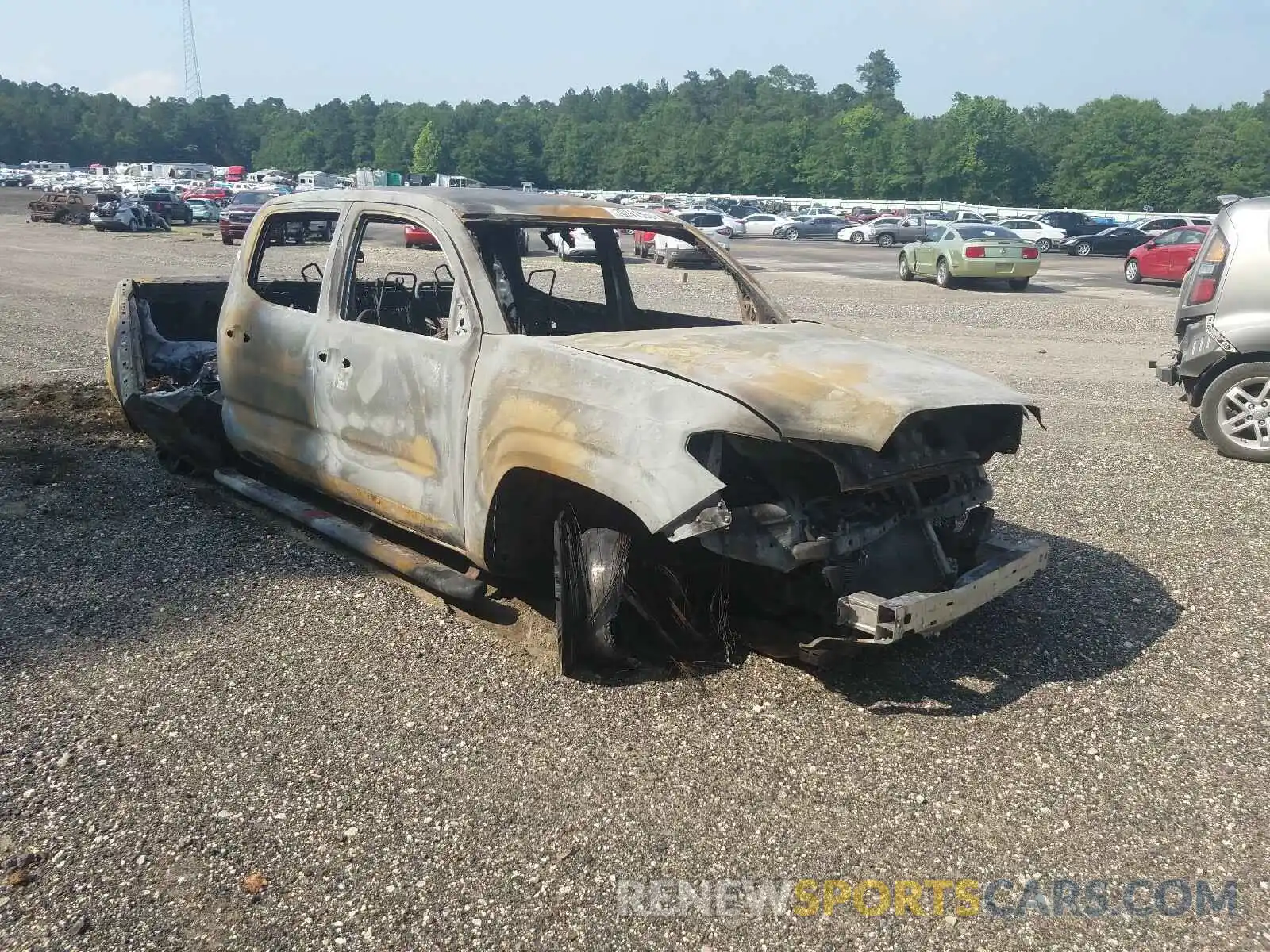 1 Photograph of a damaged car 5TFAX5GN7KX161101 TOYOTA TACOMA 2019