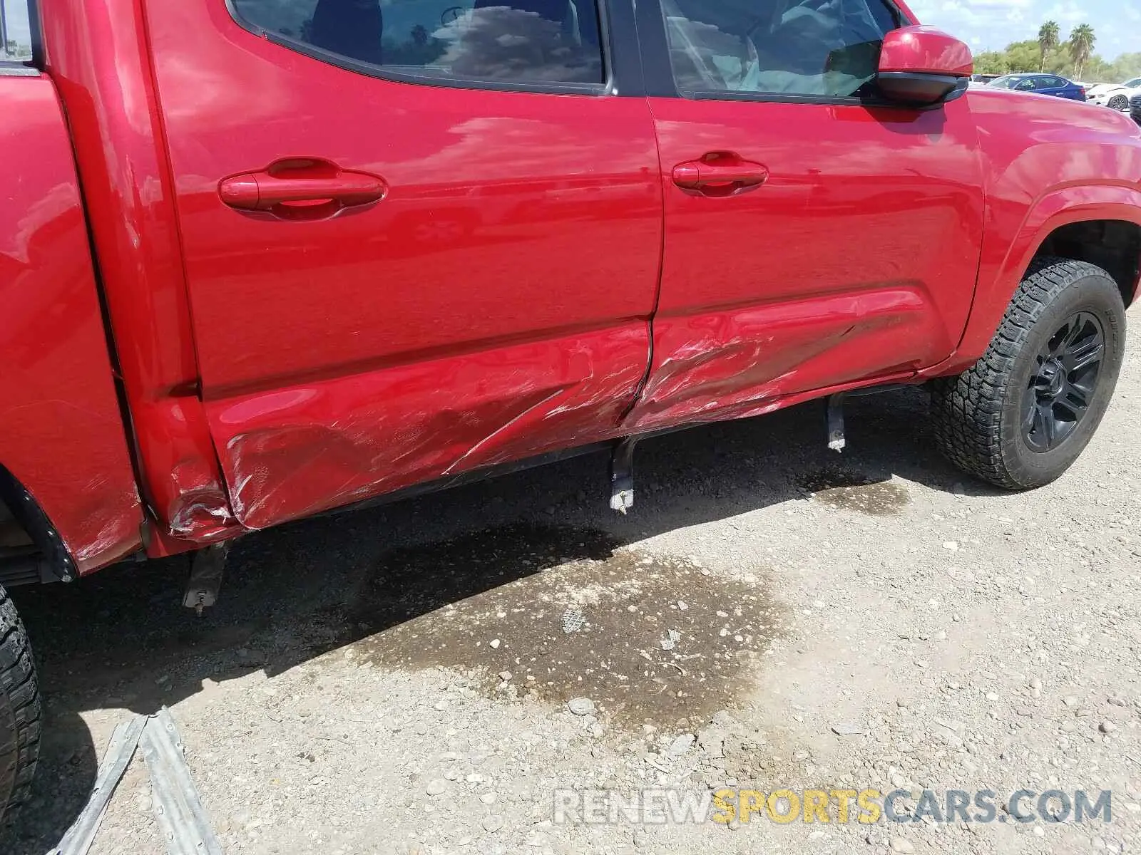 9 Photograph of a damaged car 5TFAX5GN8KX134845 TOYOTA TACOMA 2019