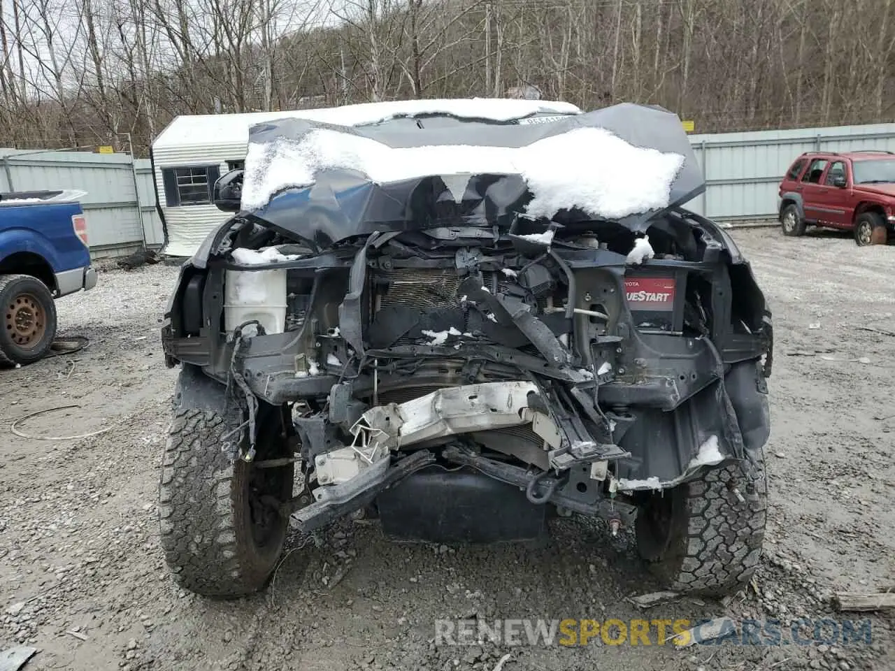 5 Photograph of a damaged car 5TFAX5GN8KX142542 TOYOTA TACOMA 2019