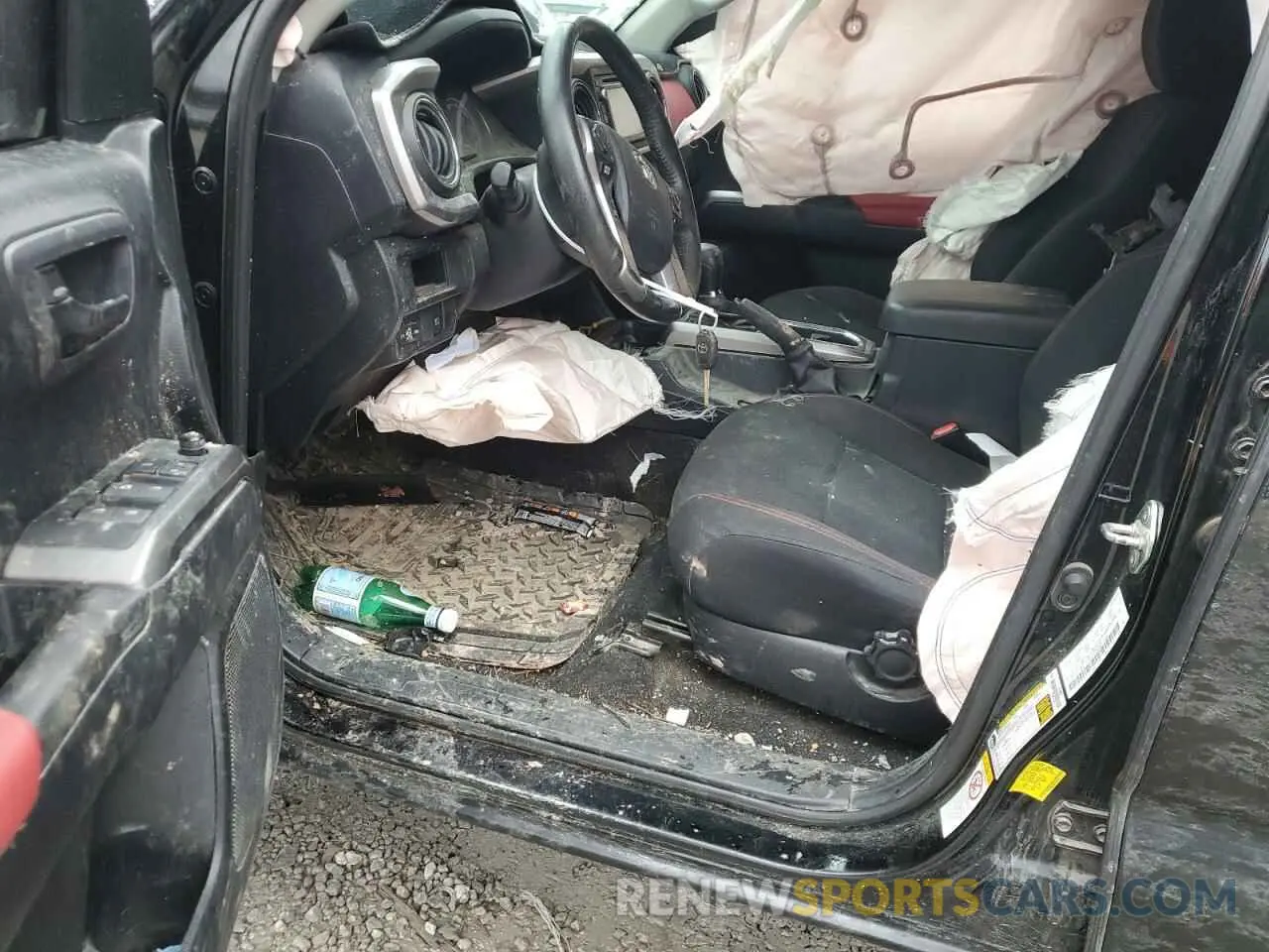 8 Photograph of a damaged car 5TFAX5GN8KX142542 TOYOTA TACOMA 2019