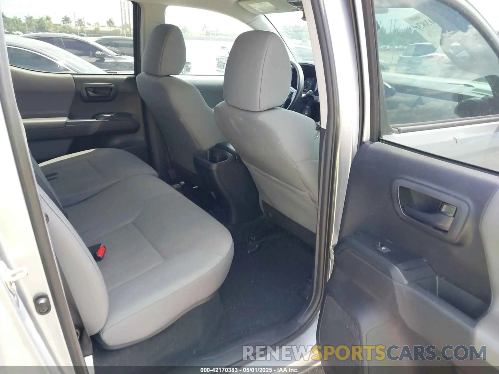 8 Photograph of a damaged car 5TFAX5GN8KX148101 TOYOTA TACOMA 2019
