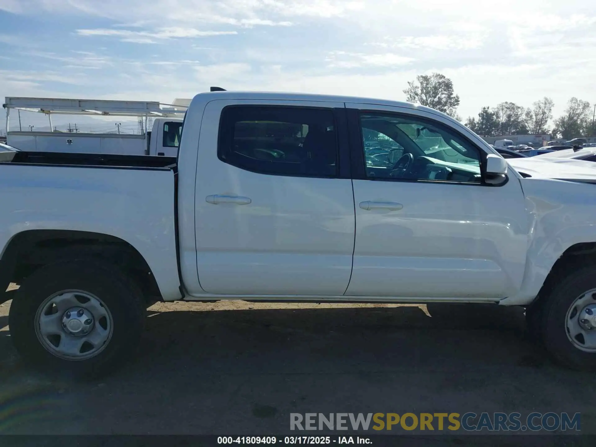 14 Photograph of a damaged car 5TFAX5GN9KX149371 TOYOTA TACOMA 2019