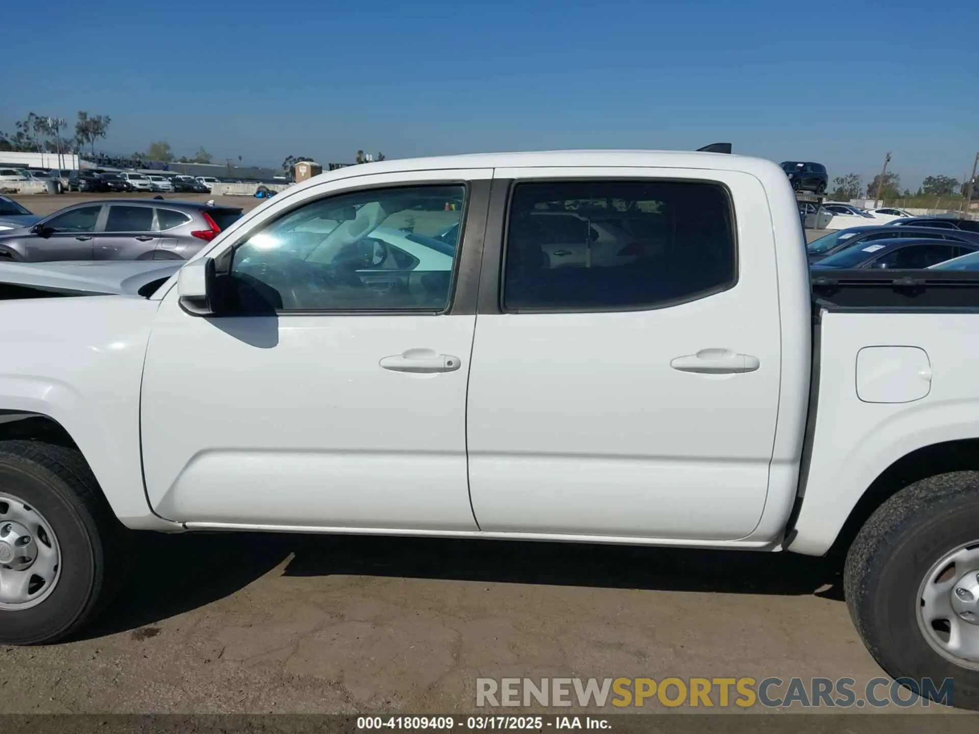 15 Photograph of a damaged car 5TFAX5GN9KX149371 TOYOTA TACOMA 2019