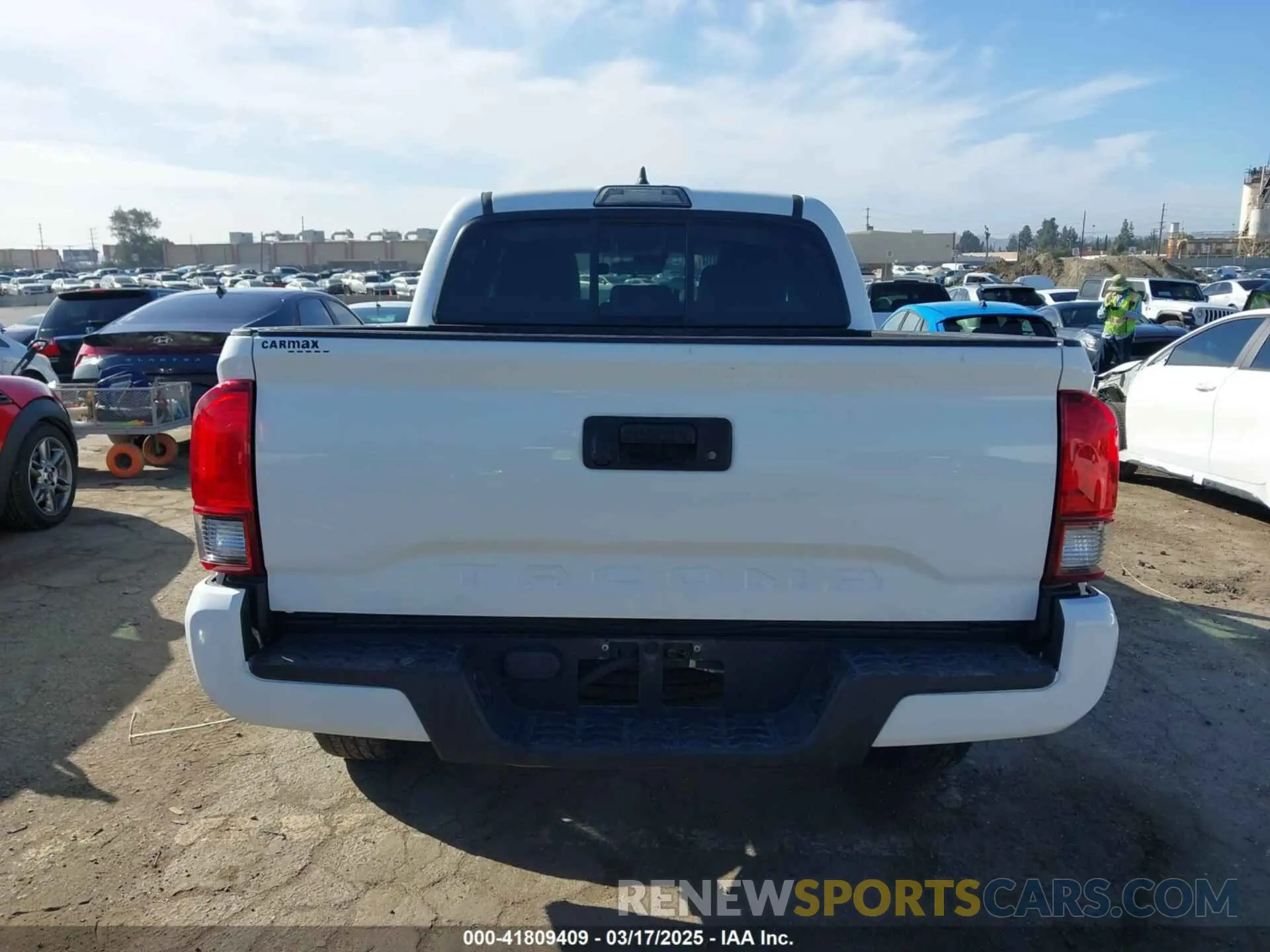 17 Photograph of a damaged car 5TFAX5GN9KX149371 TOYOTA TACOMA 2019