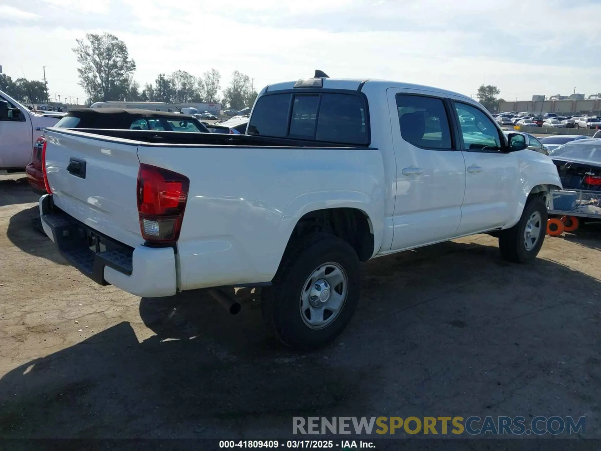 4 Photograph of a damaged car 5TFAX5GN9KX149371 TOYOTA TACOMA 2019