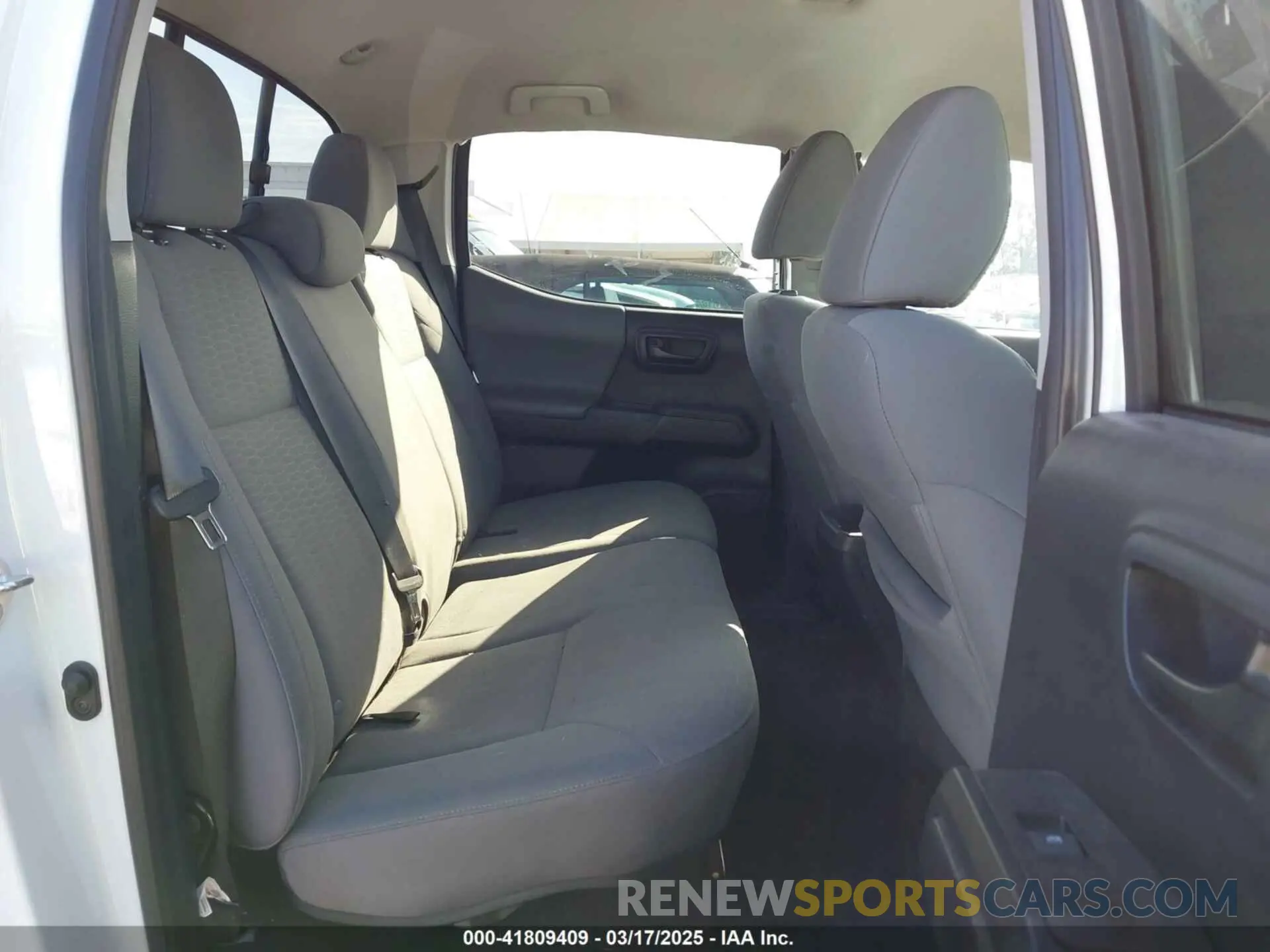 8 Photograph of a damaged car 5TFAX5GN9KX149371 TOYOTA TACOMA 2019