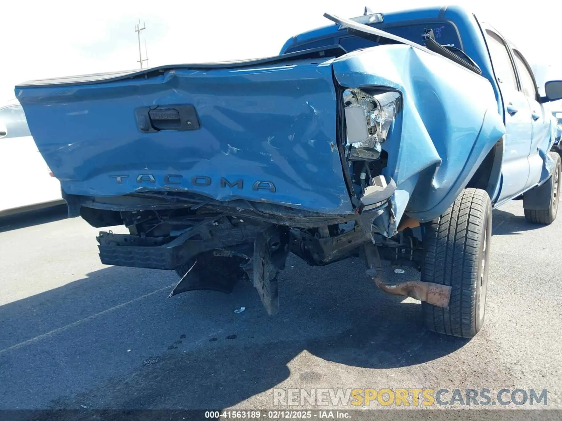 6 Photograph of a damaged car 5TFAX5GN9KX150536 TOYOTA TACOMA 2019