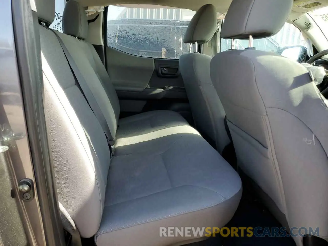 11 Photograph of a damaged car 5TFAX5GNXKX133003 TOYOTA TACOMA 2019