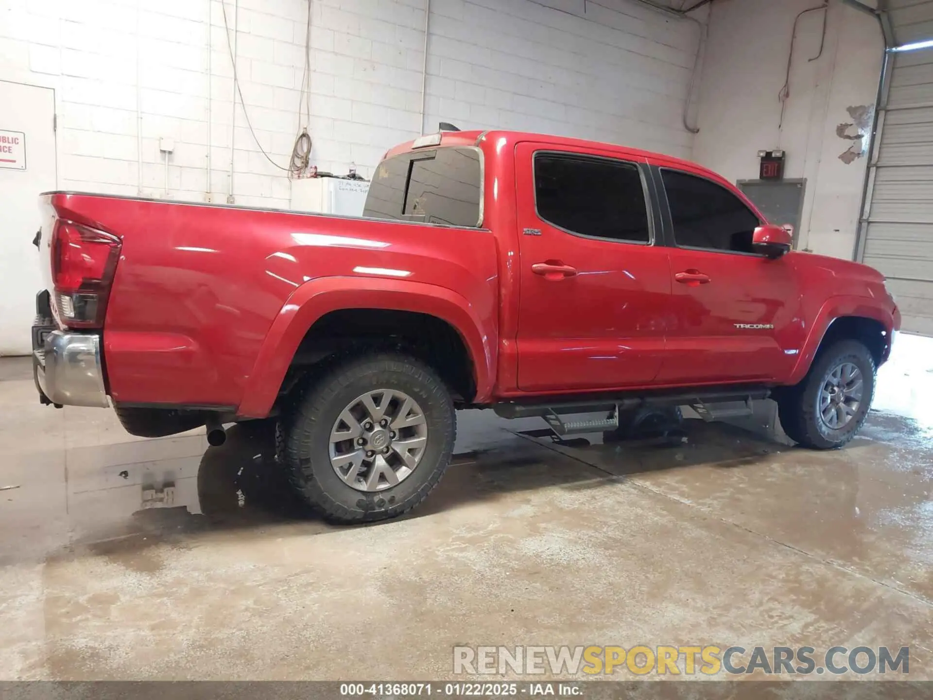 14 Photograph of a damaged car 5TFAZ5CN0KX074821 TOYOTA TACOMA 2019