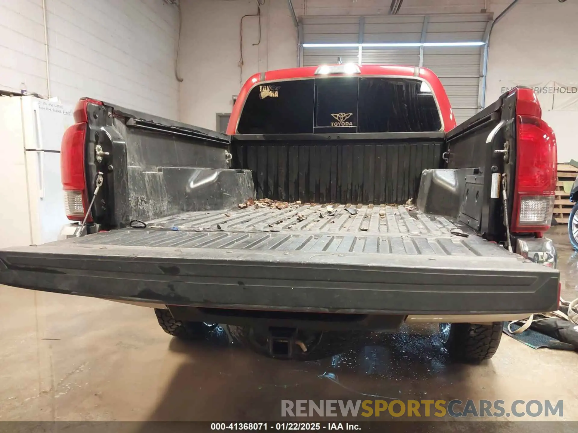 17 Photograph of a damaged car 5TFAZ5CN0KX074821 TOYOTA TACOMA 2019