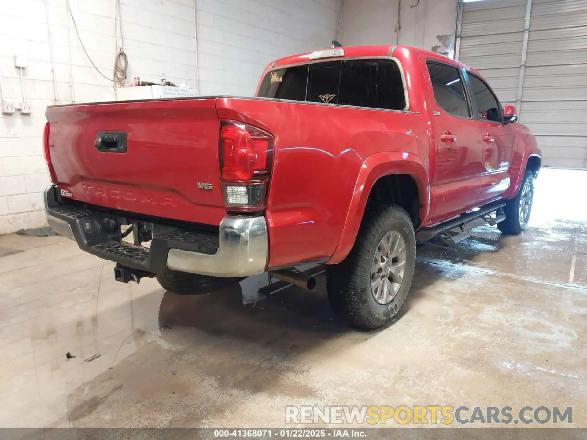4 Photograph of a damaged car 5TFAZ5CN0KX074821 TOYOTA TACOMA 2019