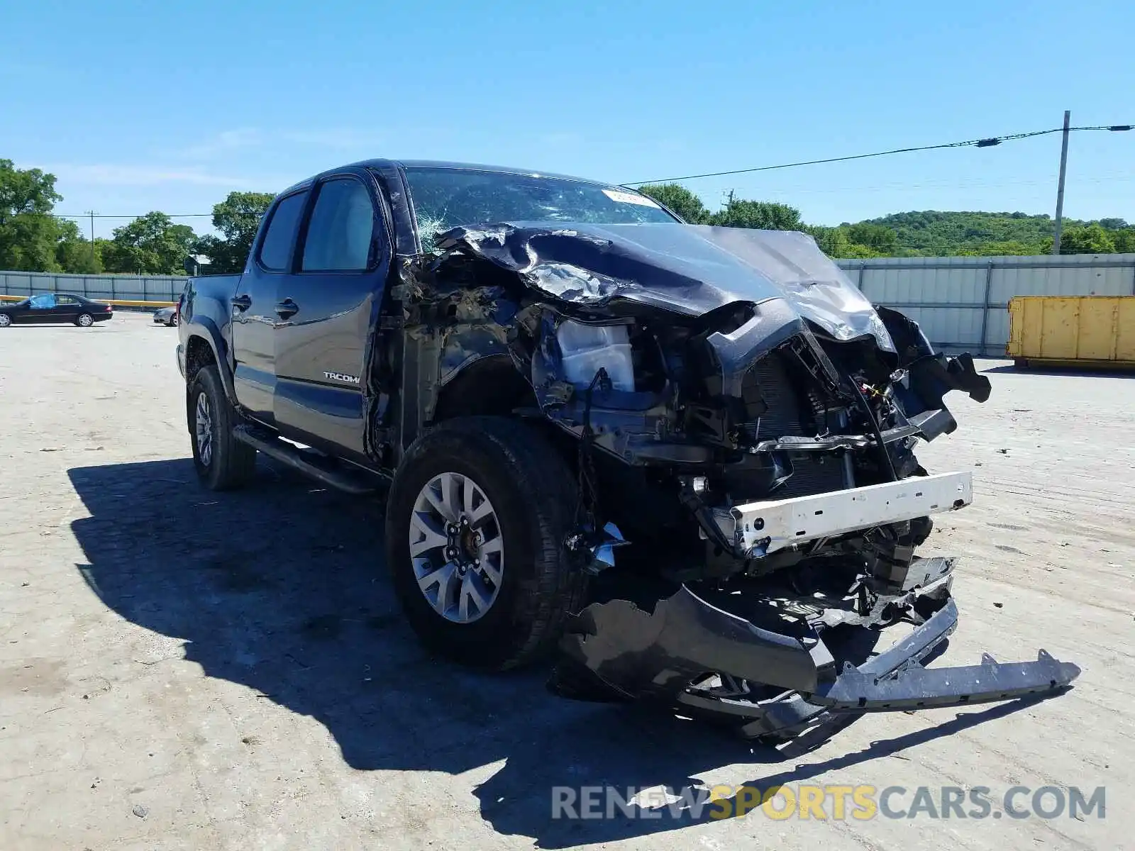 1 Photograph of a damaged car 5TFAZ5CN0KX085916 TOYOTA TACOMA 2019