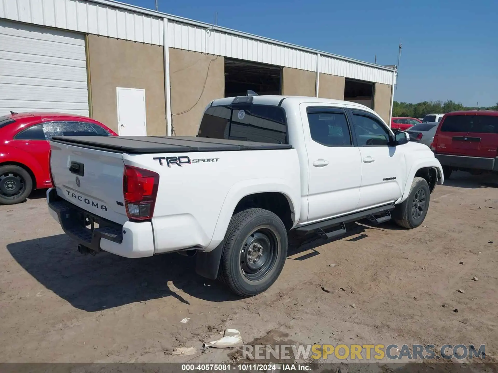 4 Photograph of a damaged car 5TFAZ5CN1KX071717 TOYOTA TACOMA 2019