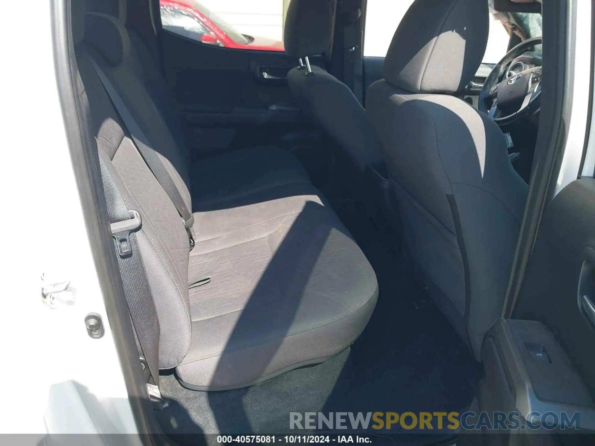8 Photograph of a damaged car 5TFAZ5CN1KX071717 TOYOTA TACOMA 2019