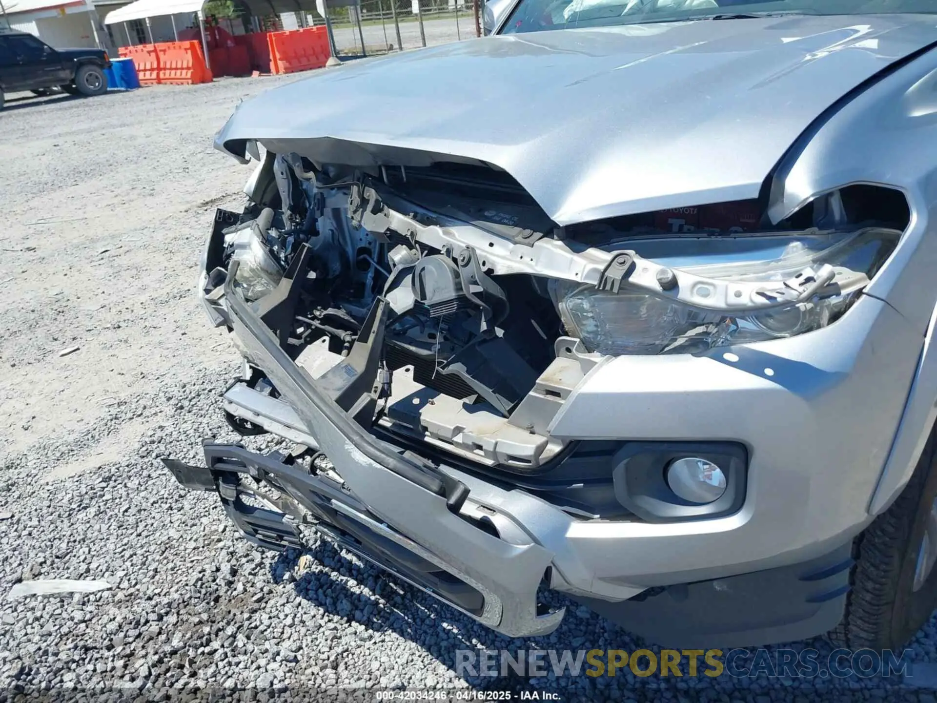 6 Photograph of a damaged car 5TFAZ5CN1KX081762 TOYOTA TACOMA 2019