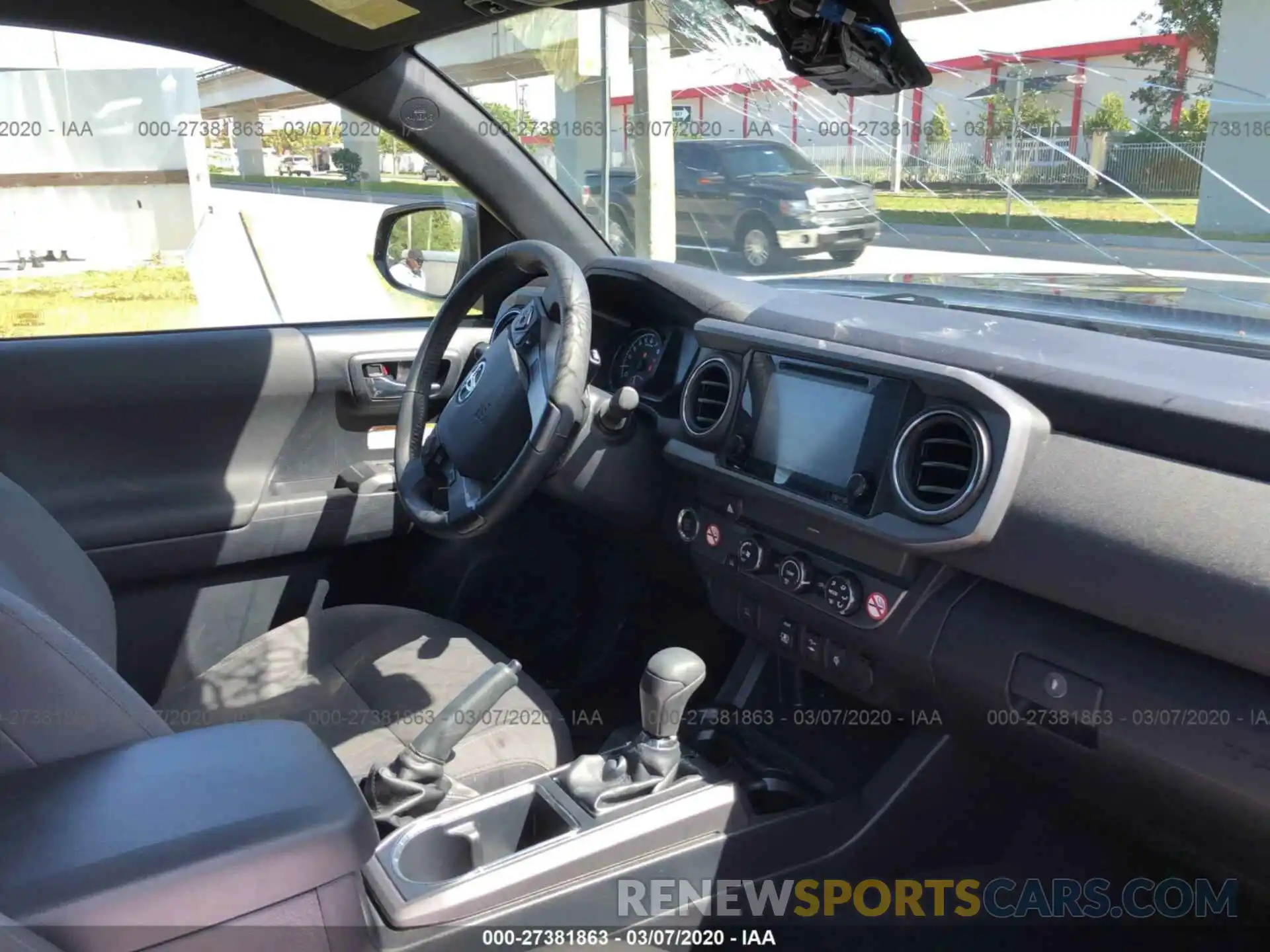 5 Photograph of a damaged car 5TFAZ5CN2KX074562 TOYOTA TACOMA 2019