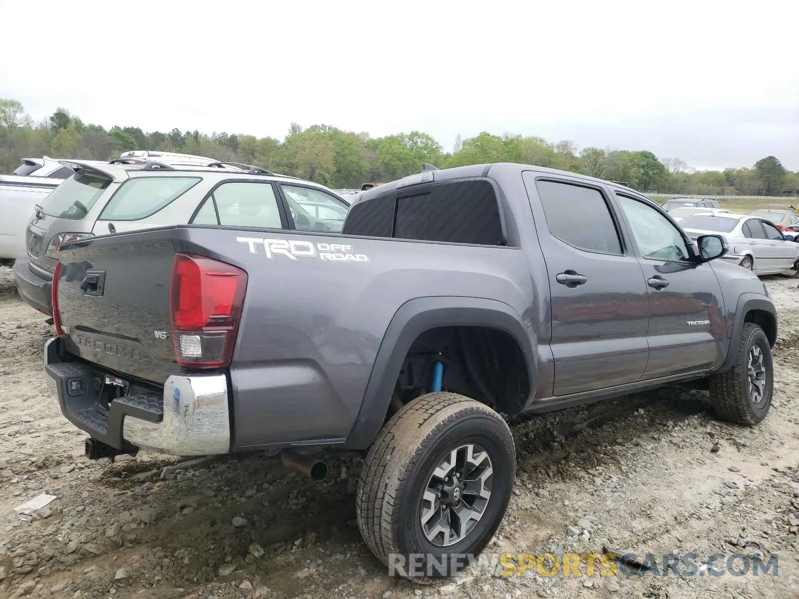 4 Photograph of a damaged car 5TFAZ5CN2KX081754 TOYOTA TACOMA 2019