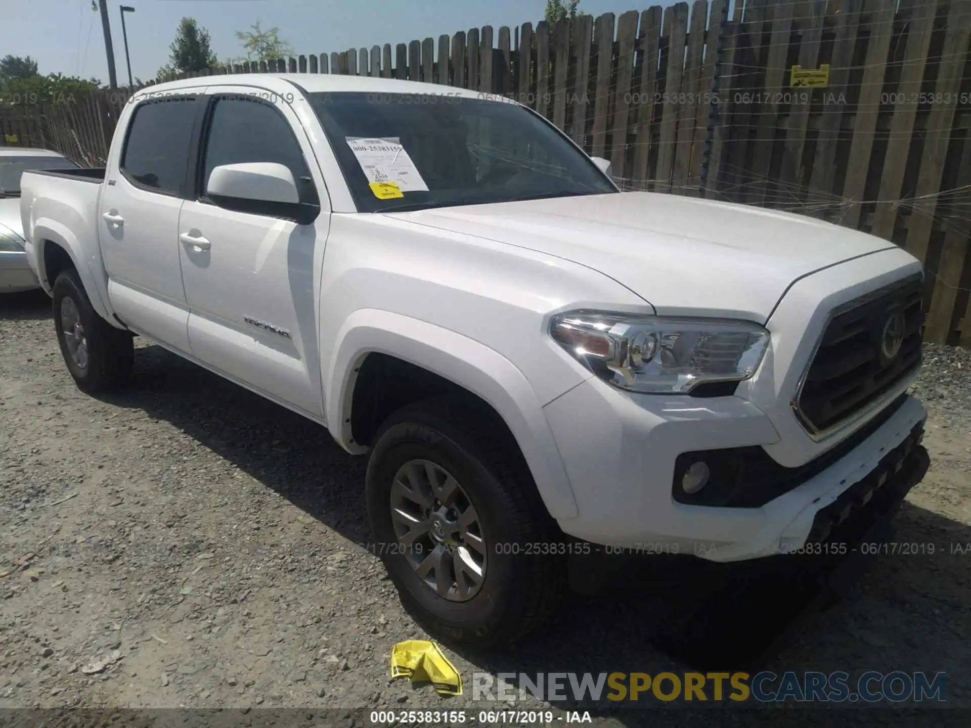 1 Photograph of a damaged car 5TFAZ5CN2KX081835 TOYOTA TACOMA 2019