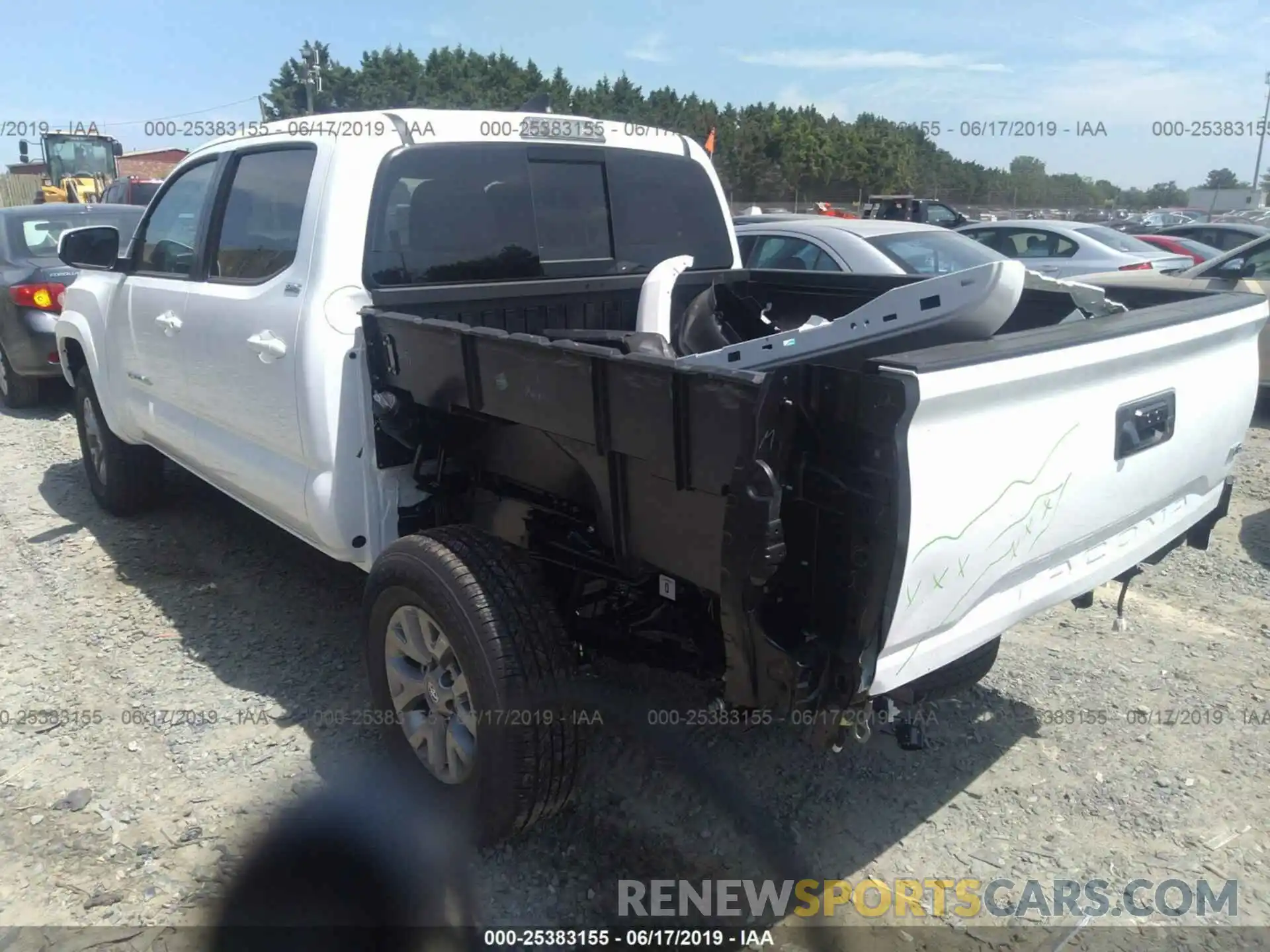 3 Photograph of a damaged car 5TFAZ5CN2KX081835 TOYOTA TACOMA 2019