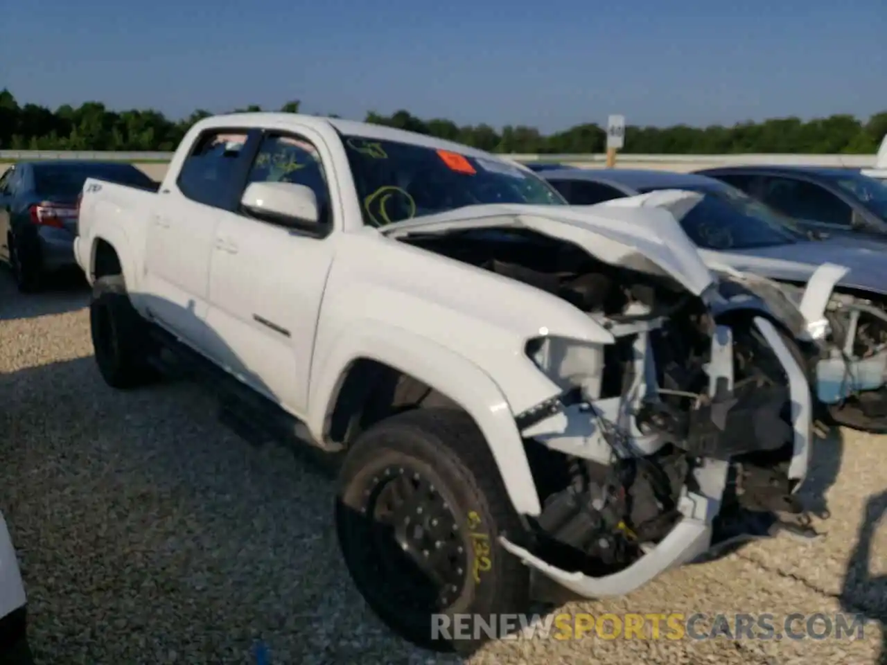 1 Photograph of a damaged car 5TFAZ5CN5KX080517 TOYOTA TACOMA 2019