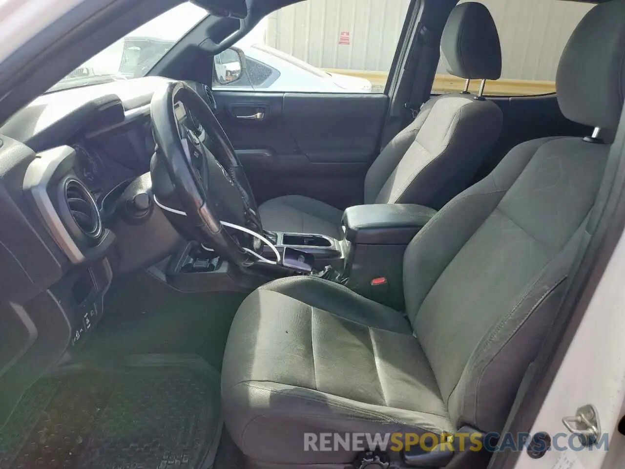 7 Photograph of a damaged car 5TFAZ5CN5KX084616 TOYOTA TACOMA 2019