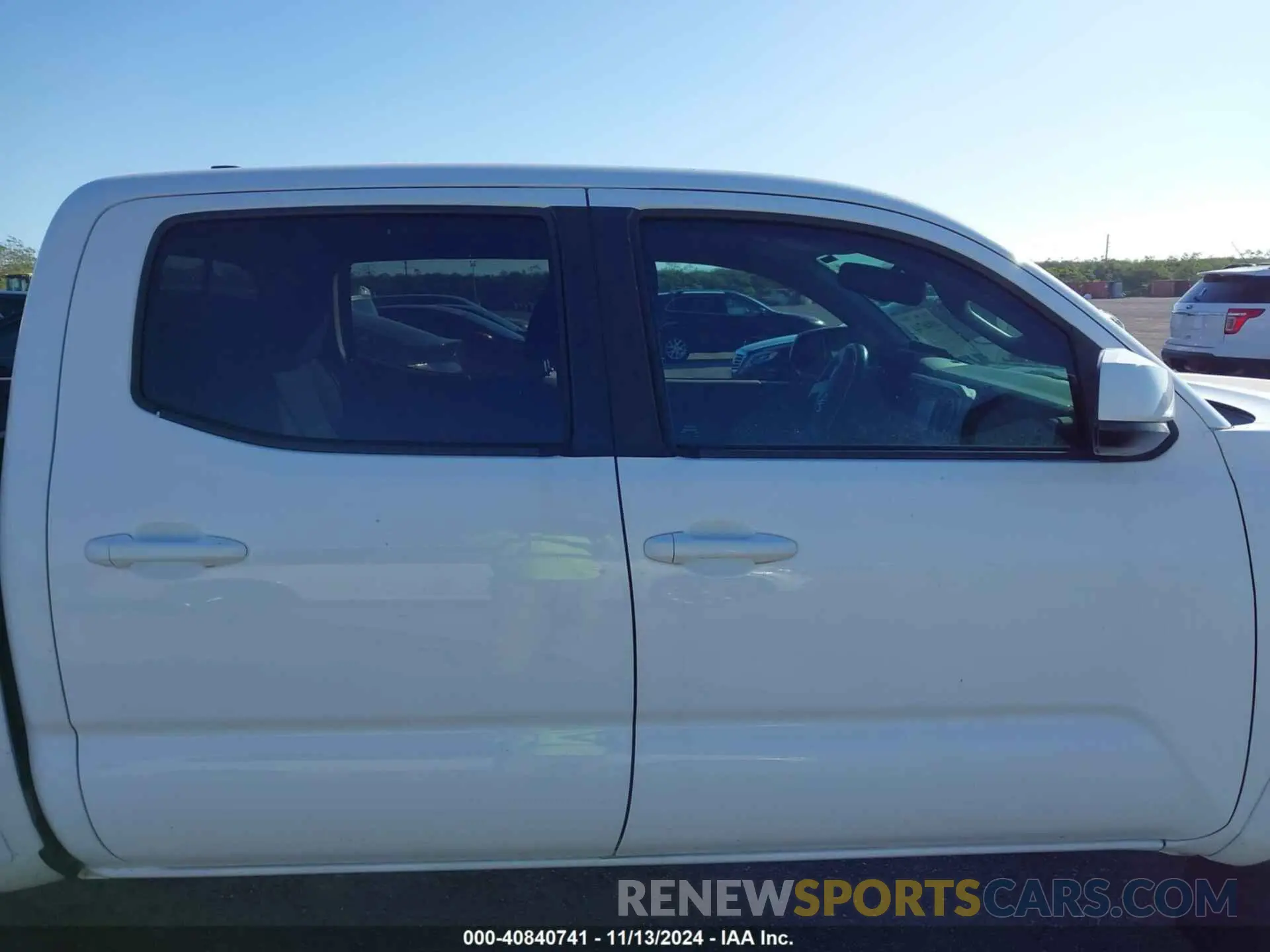 13 Photograph of a damaged car 5TFAZ5CN6KX075231 TOYOTA TACOMA 2019