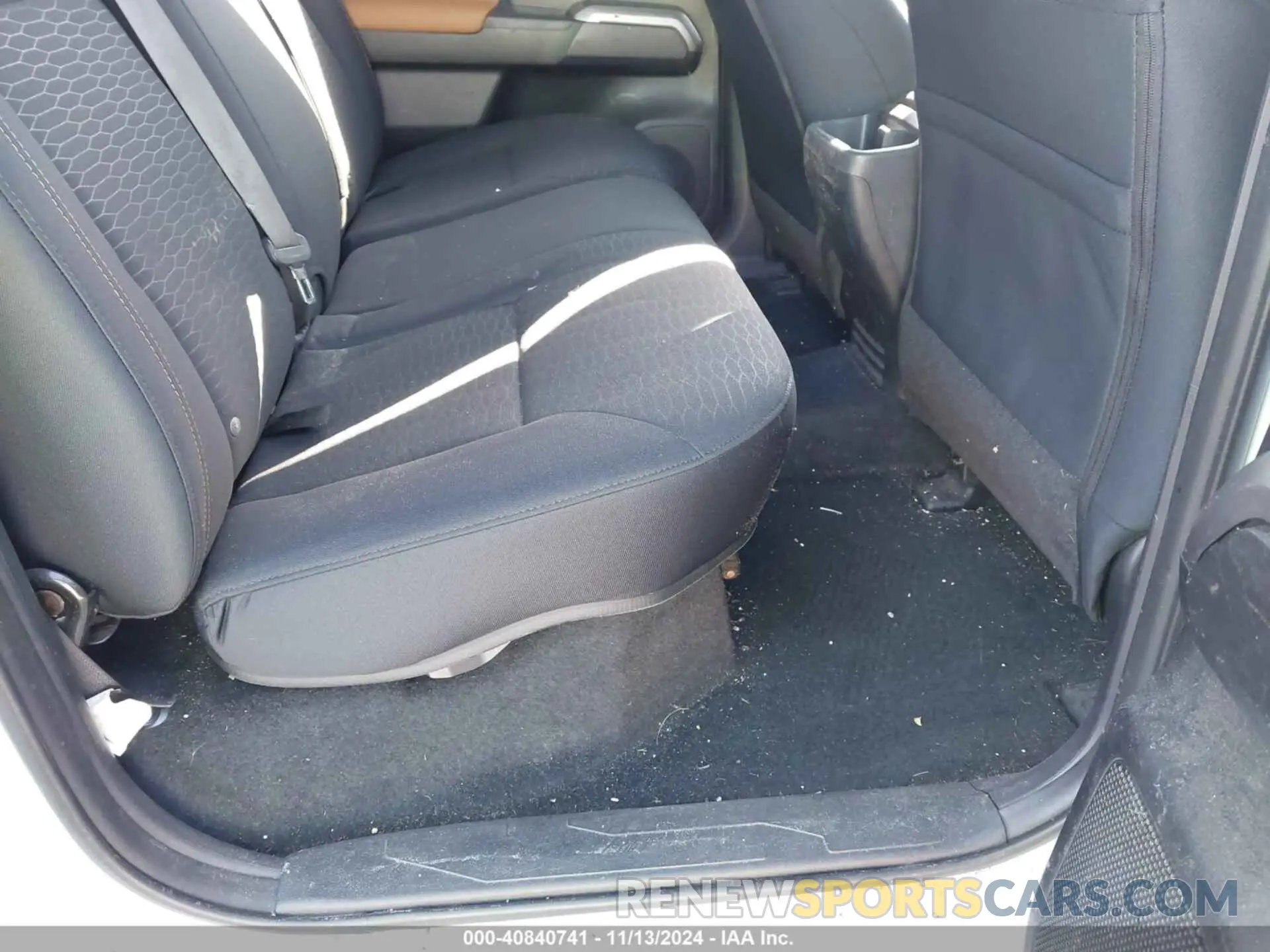 8 Photograph of a damaged car 5TFAZ5CN6KX075231 TOYOTA TACOMA 2019