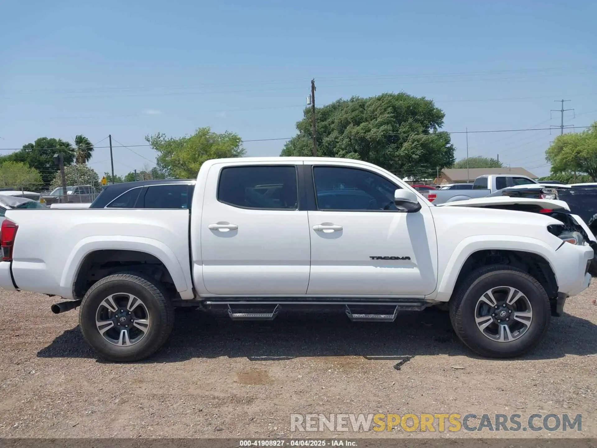 13 Photograph of a damaged car 5TFAZ5CN6KX076072 TOYOTA TACOMA 2019