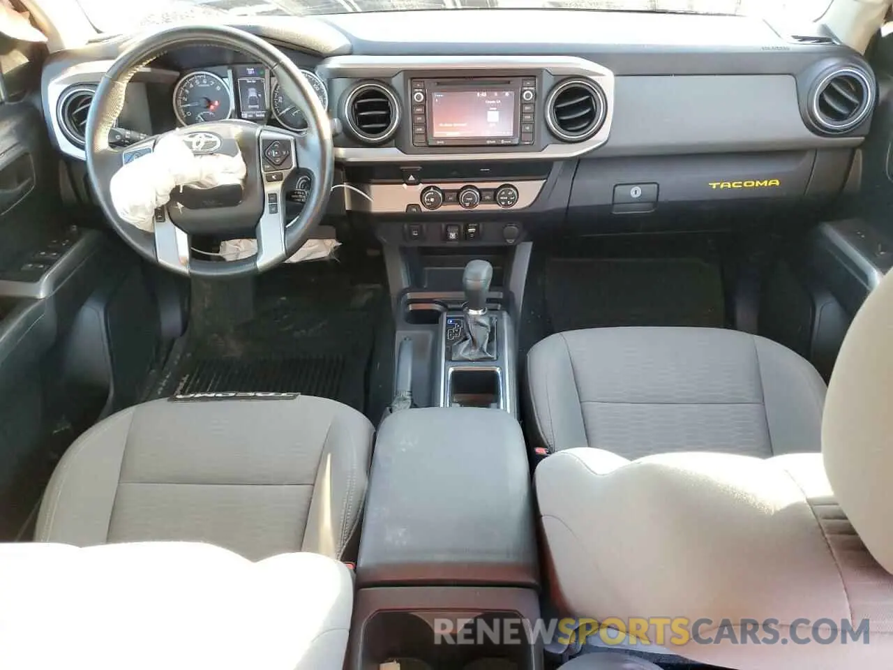 8 Photograph of a damaged car 5TFAZ5CN6KX077836 TOYOTA TACOMA 2019