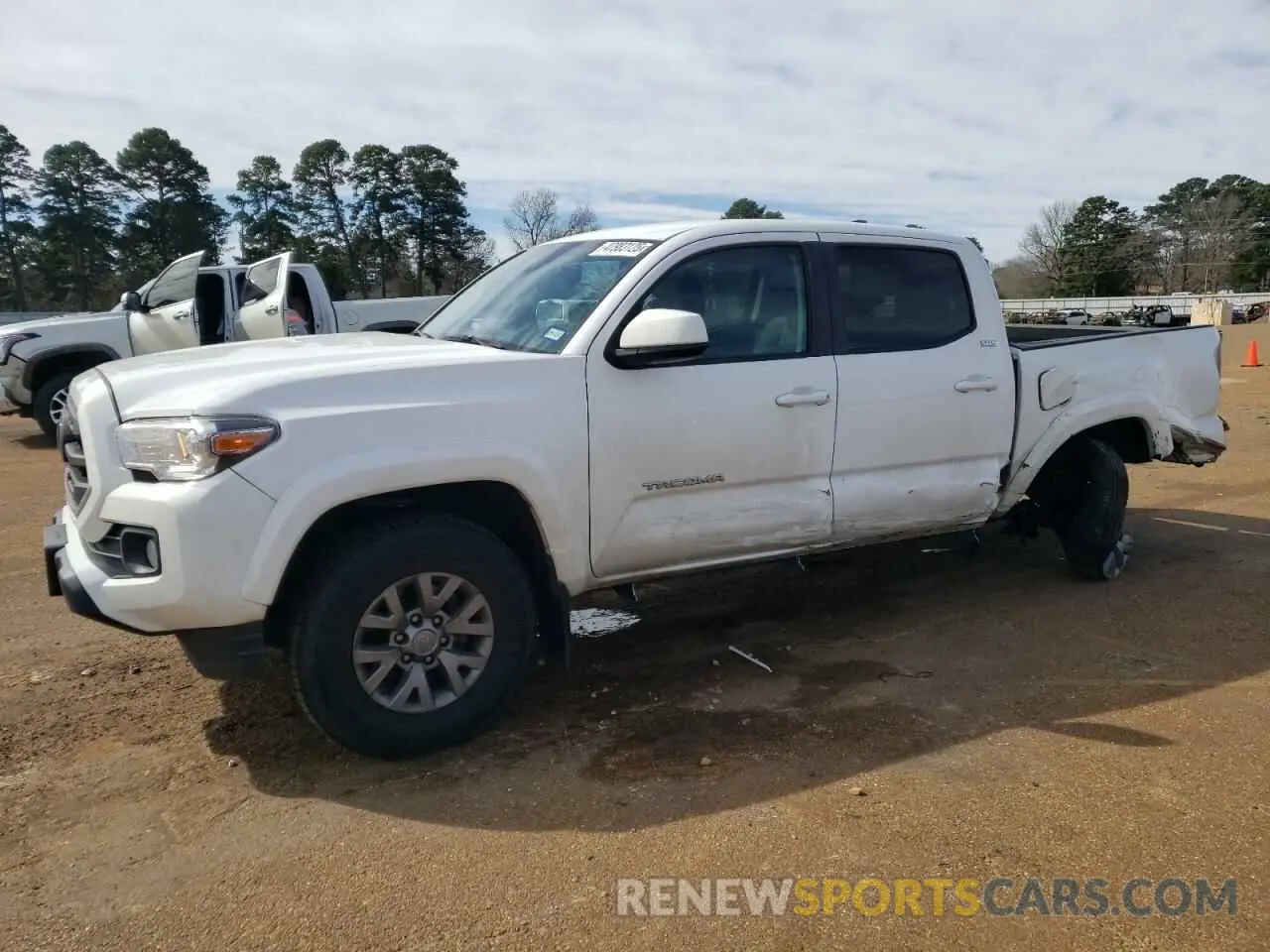 1 Photograph of a damaged car 5TFAZ5CN6KX082597 TOYOTA TACOMA 2019