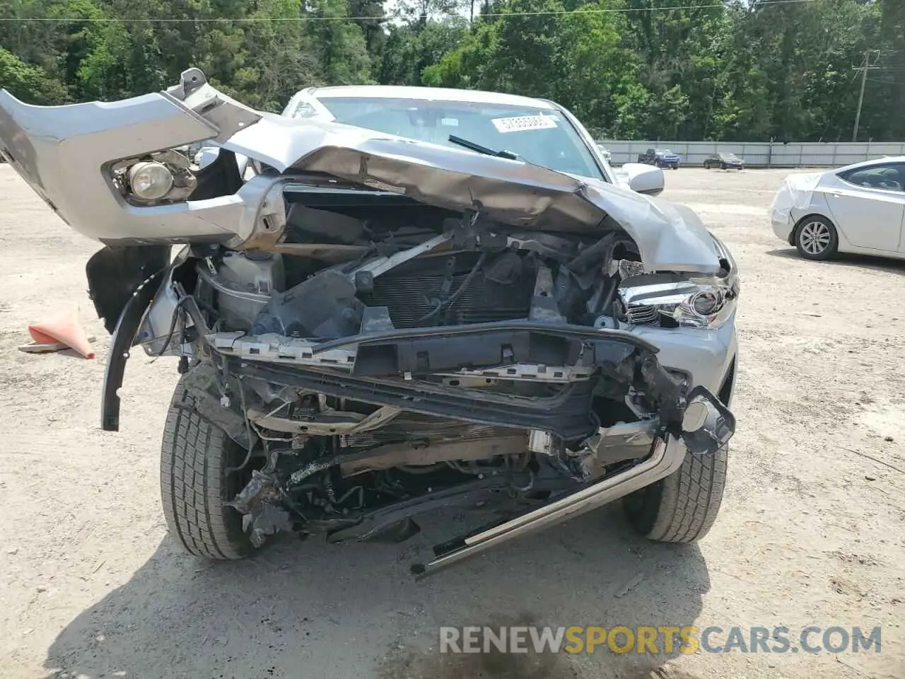 5 Photograph of a damaged car 5TFAZ5CN7KX071723 TOYOTA TACOMA 2019