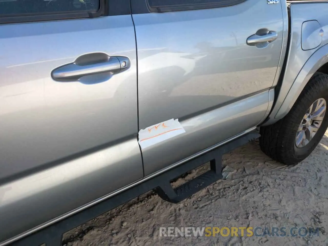 12 Photograph of a damaged car 5TFAZ5CN7KX076520 TOYOTA TACOMA 2019