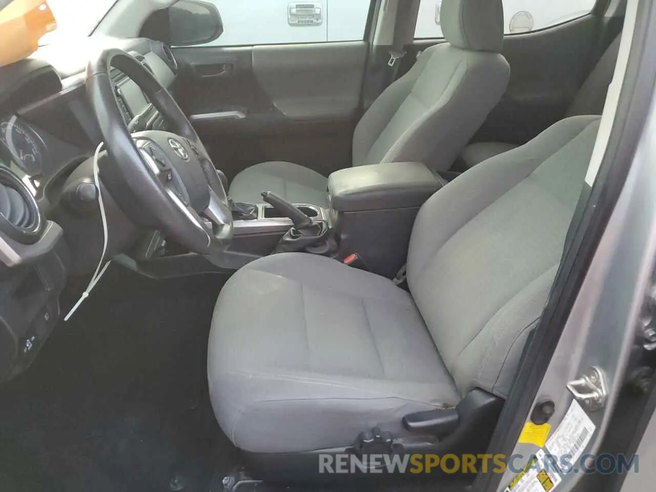 7 Photograph of a damaged car 5TFAZ5CN7KX076520 TOYOTA TACOMA 2019