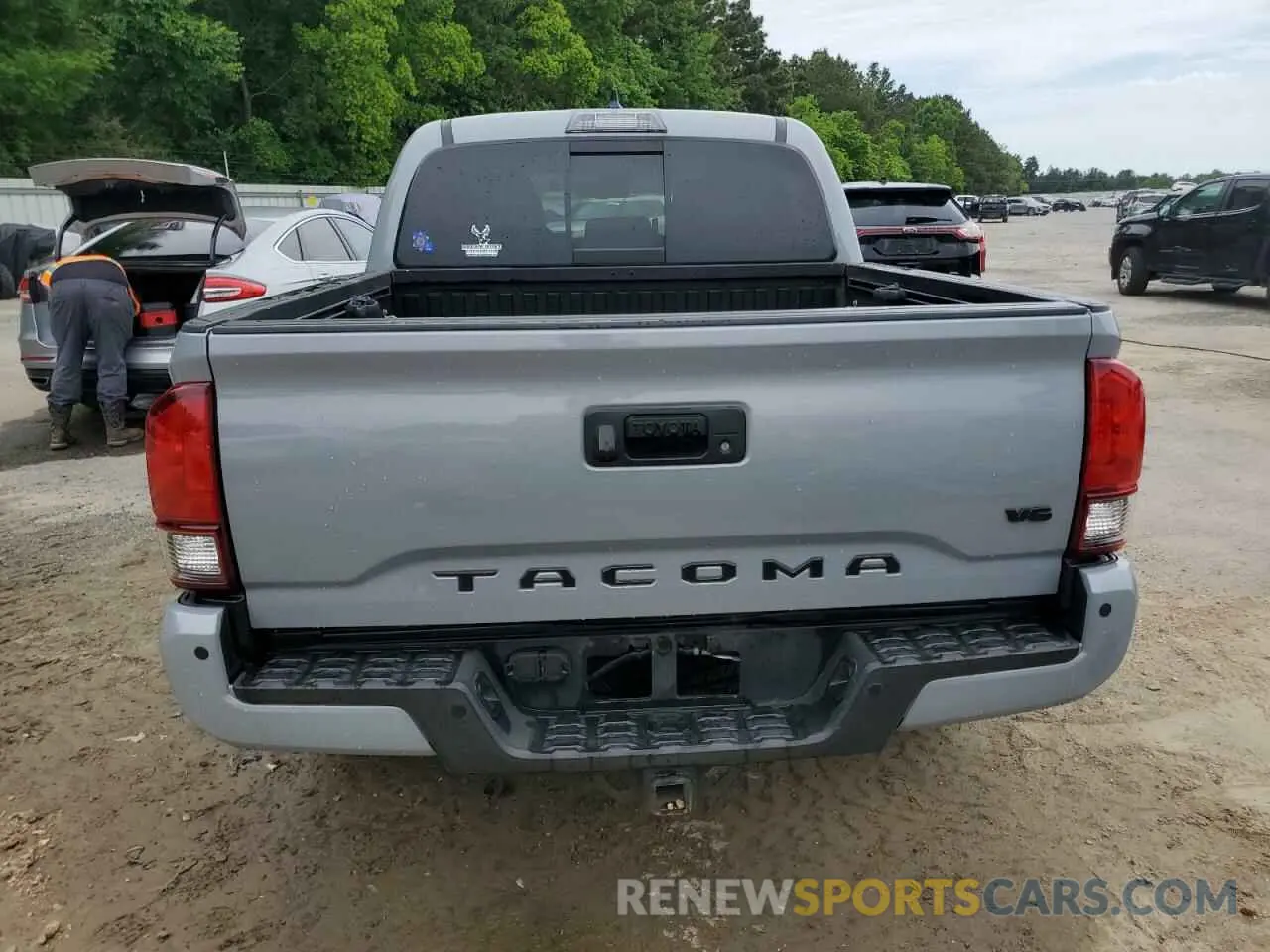 6 Photograph of a damaged car 5TFAZ5CN7KX084567 TOYOTA TACOMA 2019