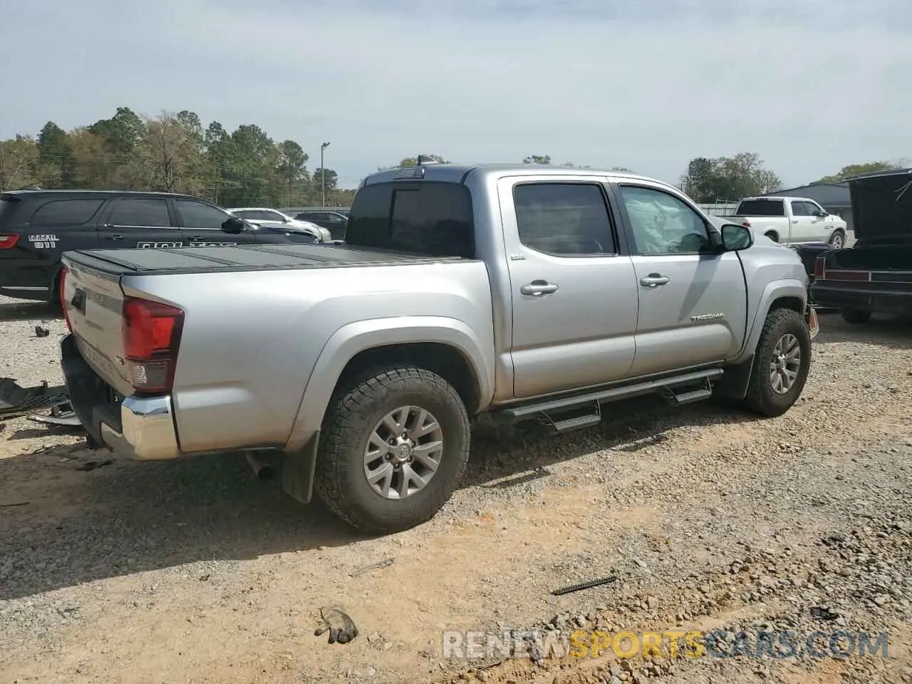 3 Photograph of a damaged car 5TFAZ5CN8KX079572 TOYOTA TACOMA 2019