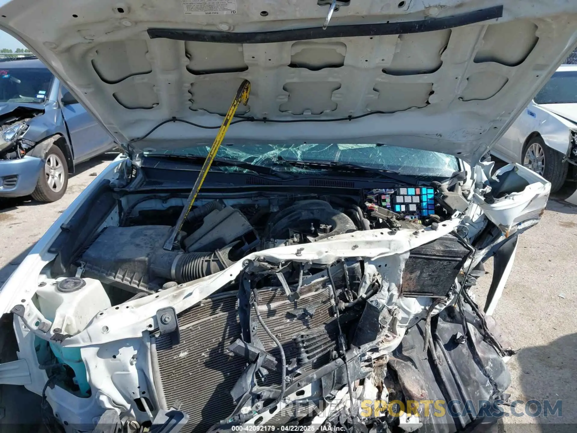 10 Photograph of a damaged car 5TFAZ5CN8KX082214 TOYOTA TACOMA 2019