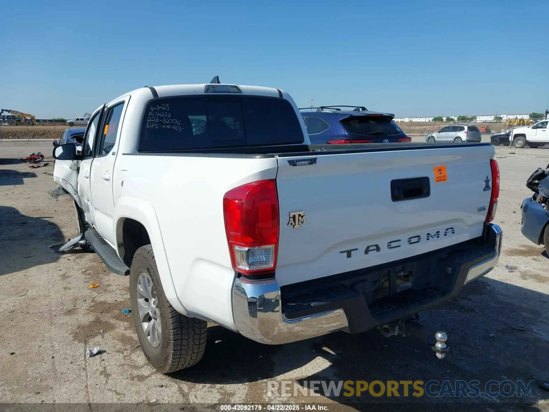 3 Photograph of a damaged car 5TFAZ5CN8KX082214 TOYOTA TACOMA 2019