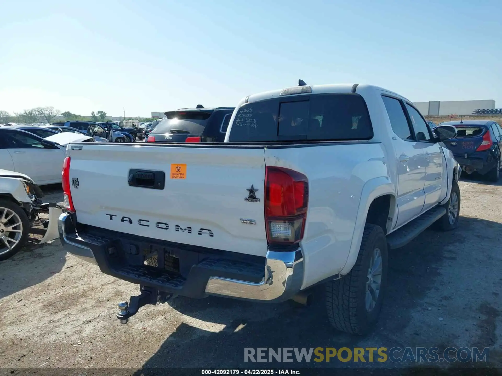 4 Photograph of a damaged car 5TFAZ5CN8KX082214 TOYOTA TACOMA 2019