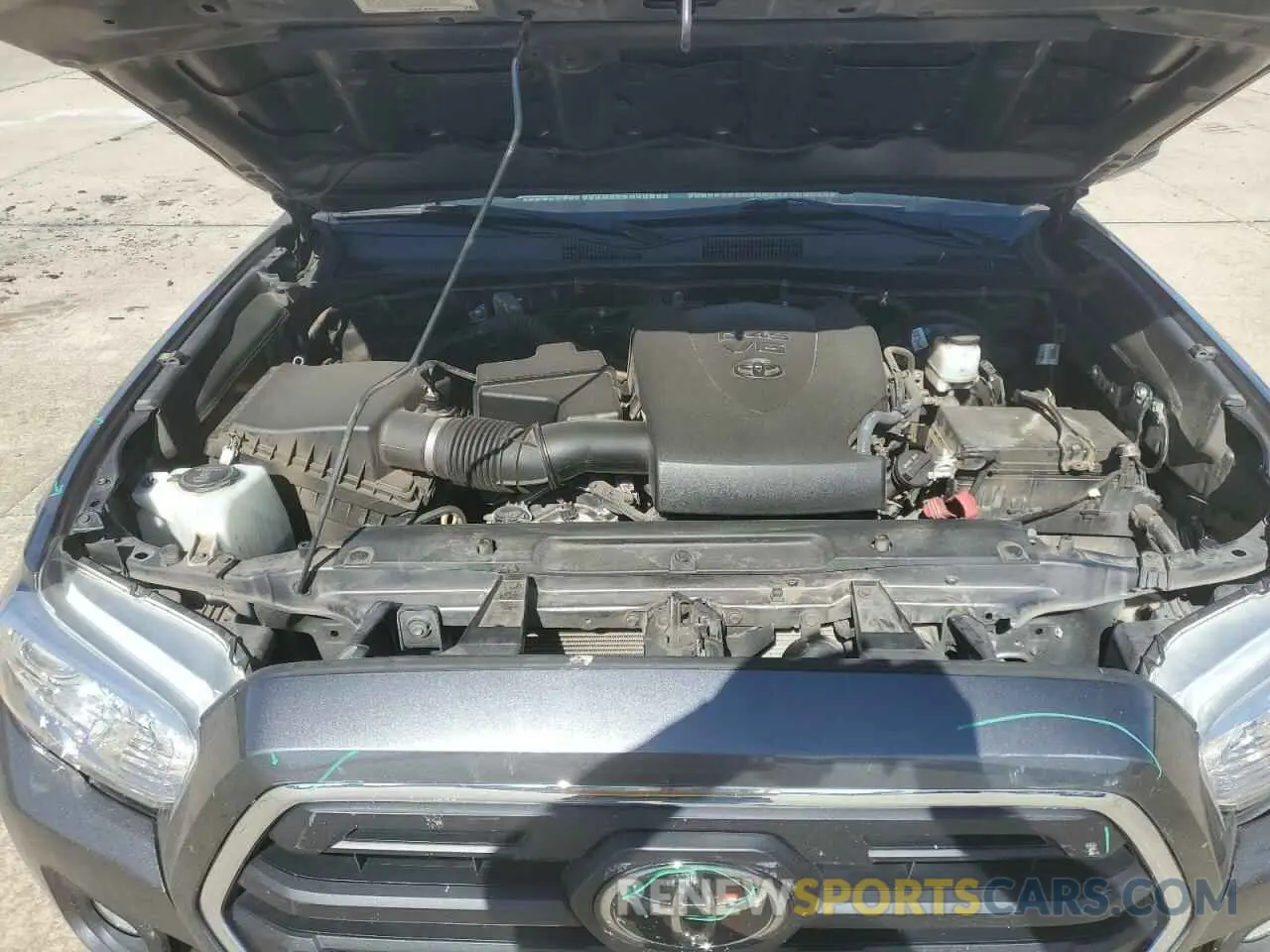 11 Photograph of a damaged car 5TFAZ5CN8KX085923 TOYOTA TACOMA 2019