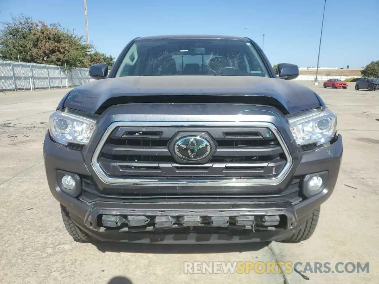 5 Photograph of a damaged car 5TFAZ5CN8KX085923 TOYOTA TACOMA 2019