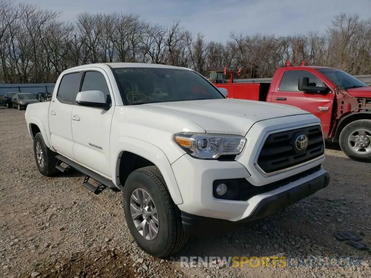 1 Photograph of a damaged car 5TFAZ5CN9KX074705 TOYOTA TACOMA 2019