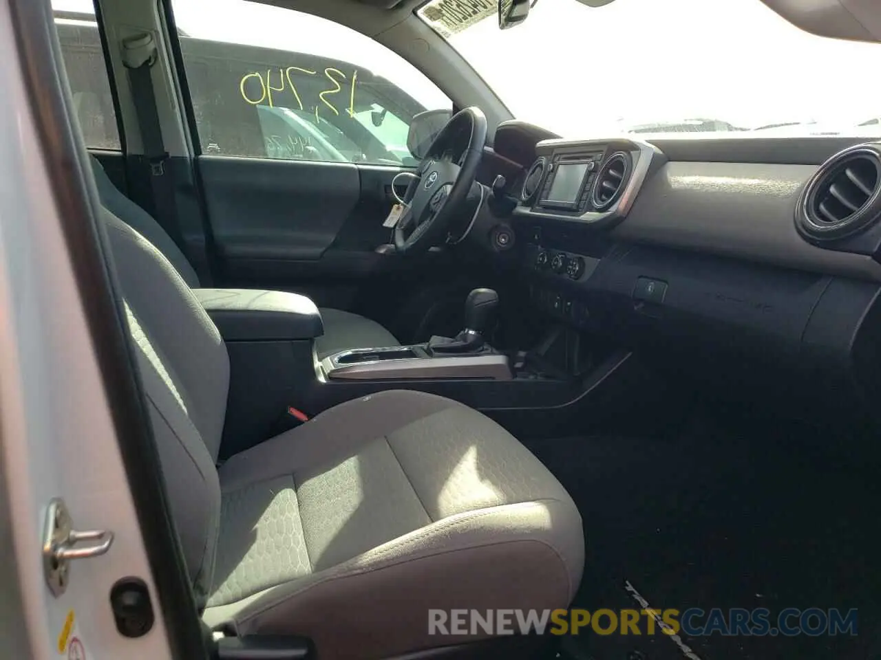 5 Photograph of a damaged car 5TFAZ5CN9KX074705 TOYOTA TACOMA 2019