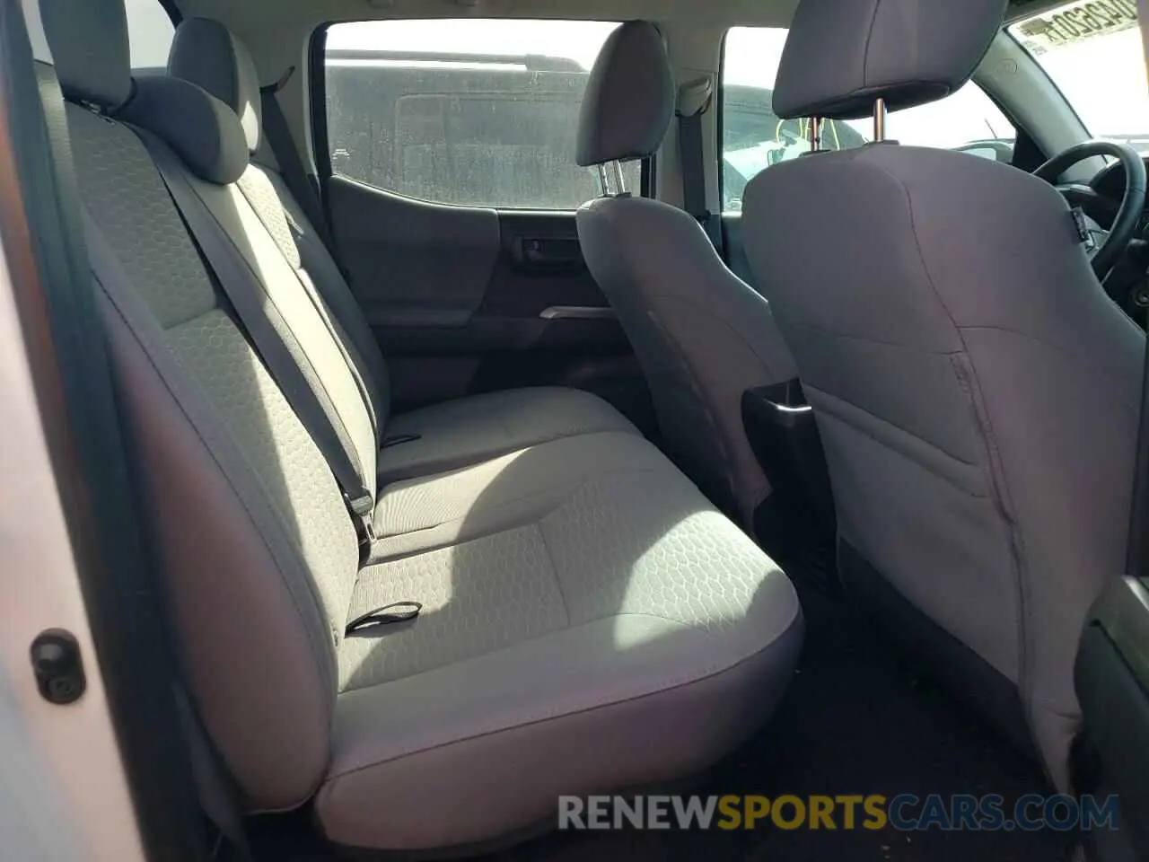 6 Photograph of a damaged car 5TFAZ5CN9KX074705 TOYOTA TACOMA 2019