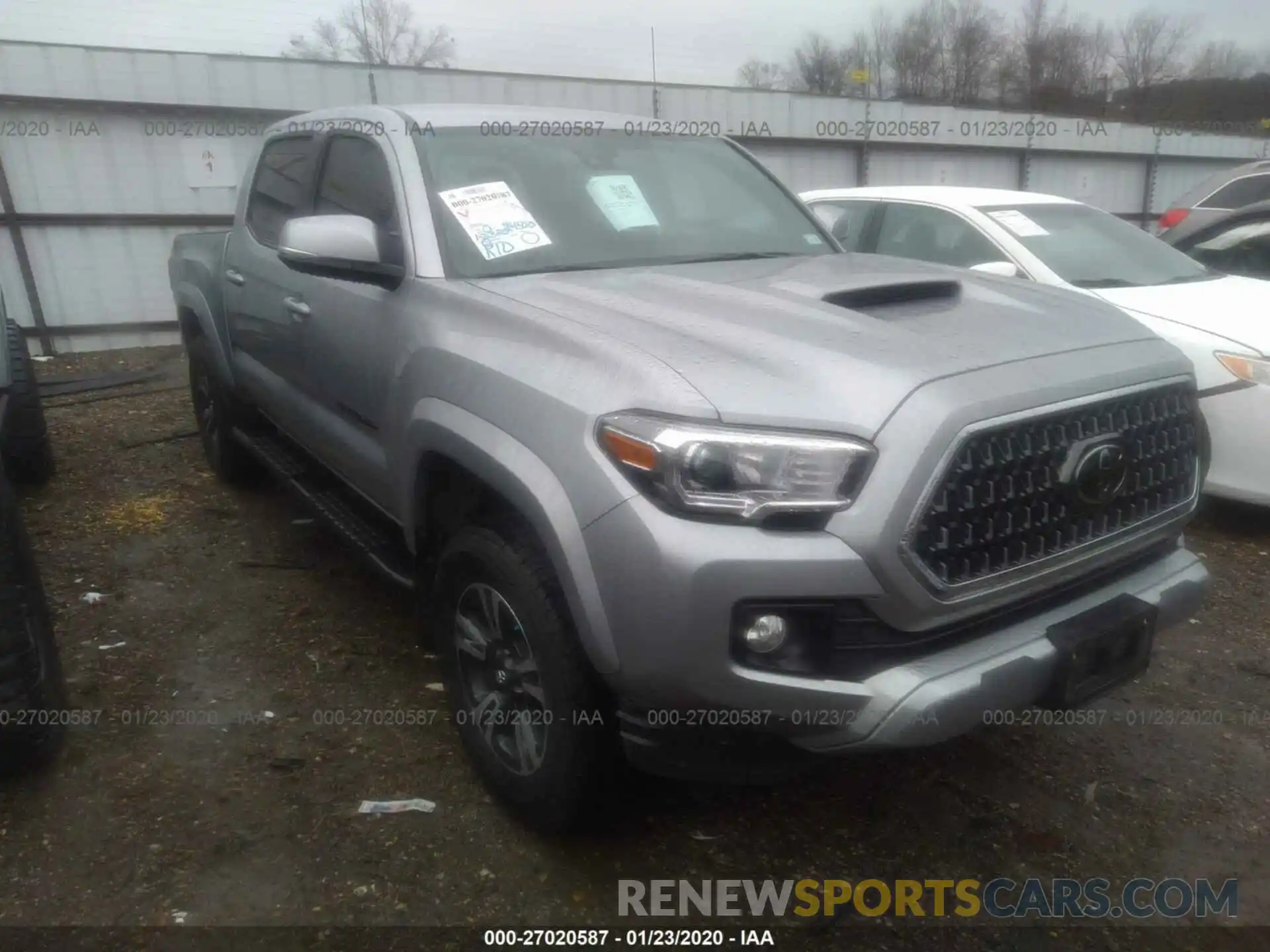 1 Photograph of a damaged car 5TFAZ5CN9KX076311 TOYOTA TACOMA 2019