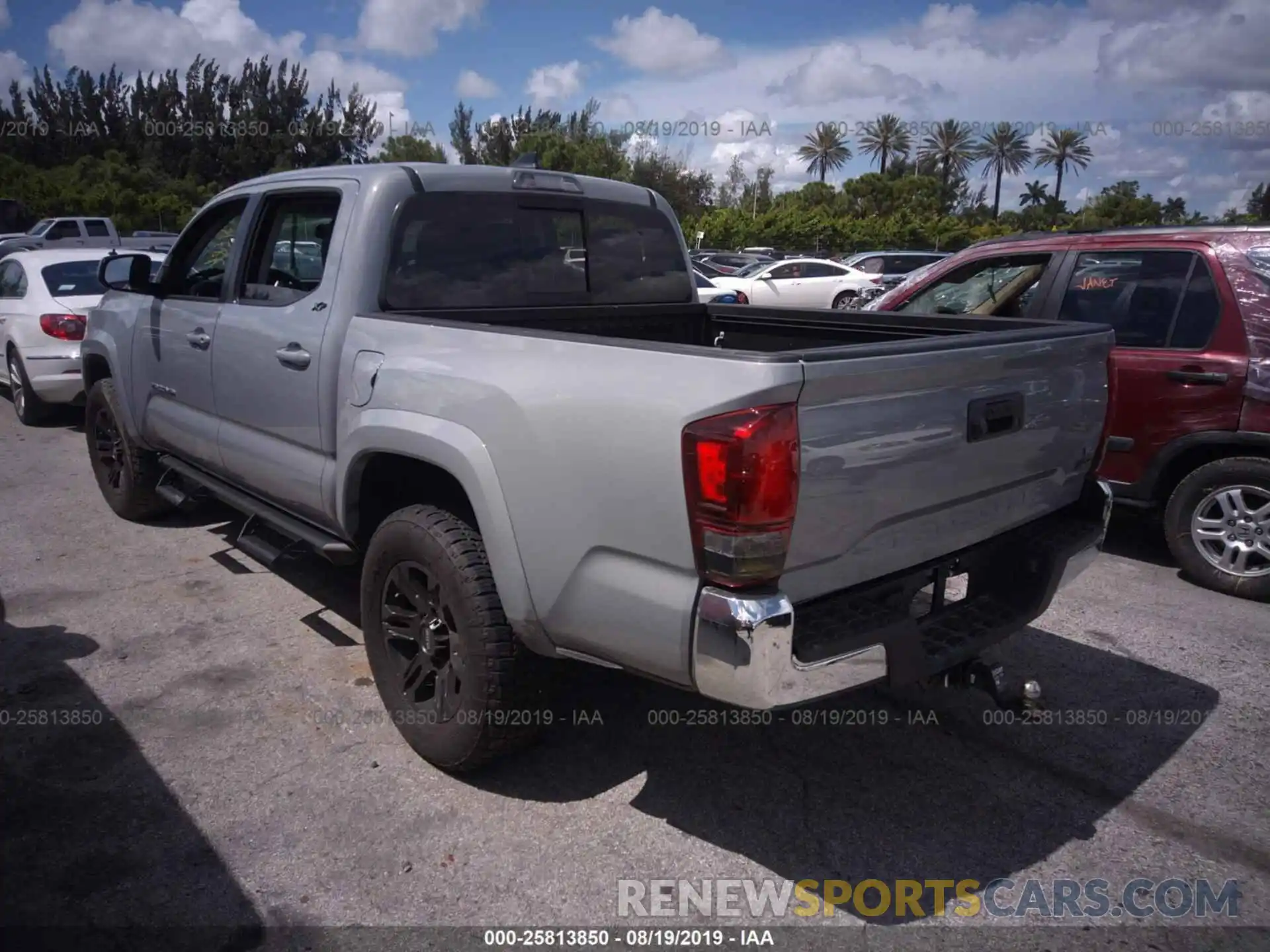 3 Photograph of a damaged car 5TFAZ5CNXKX078715 TOYOTA TACOMA 2019