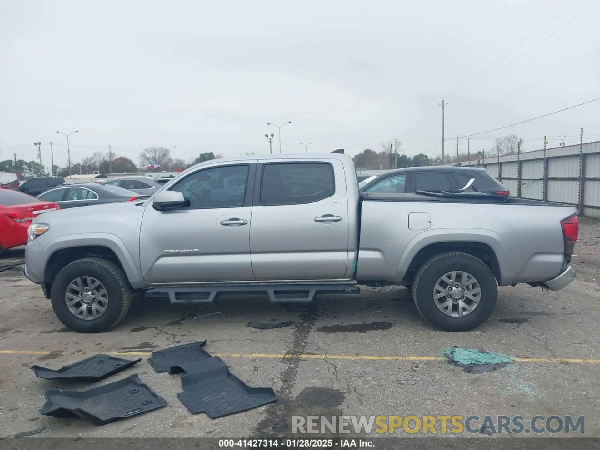 14 Photograph of a damaged car 5TFBZ5DN8KX004681 TOYOTA TACOMA 2019
