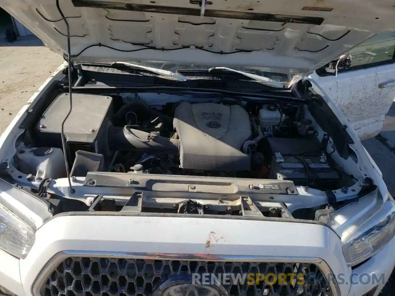 7 Photograph of a damaged car 5TFCZ5AN0KX169763 TOYOTA TACOMA 2019