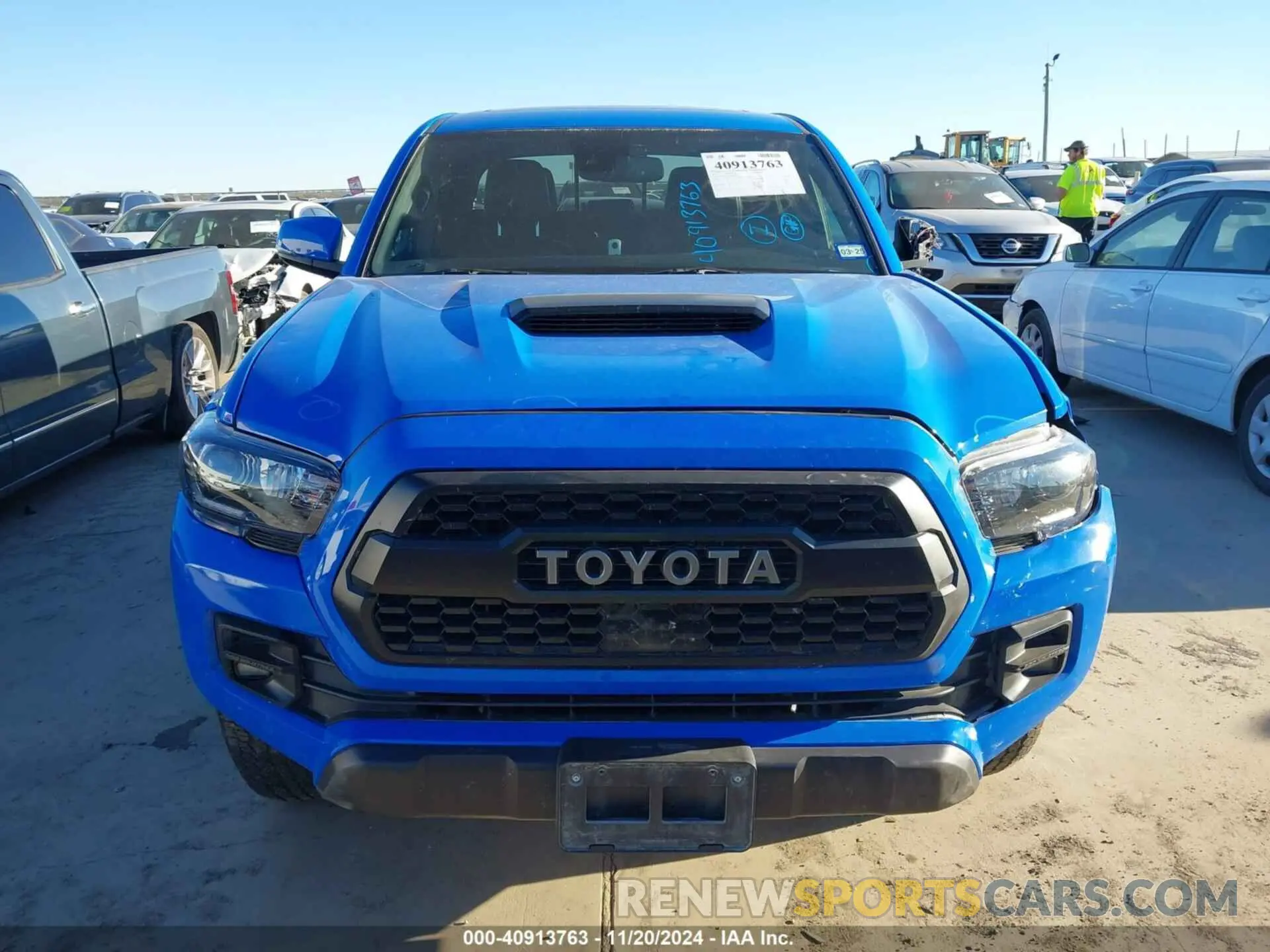 12 Photograph of a damaged car 5TFCZ5AN0KX199524 TOYOTA TACOMA 2019