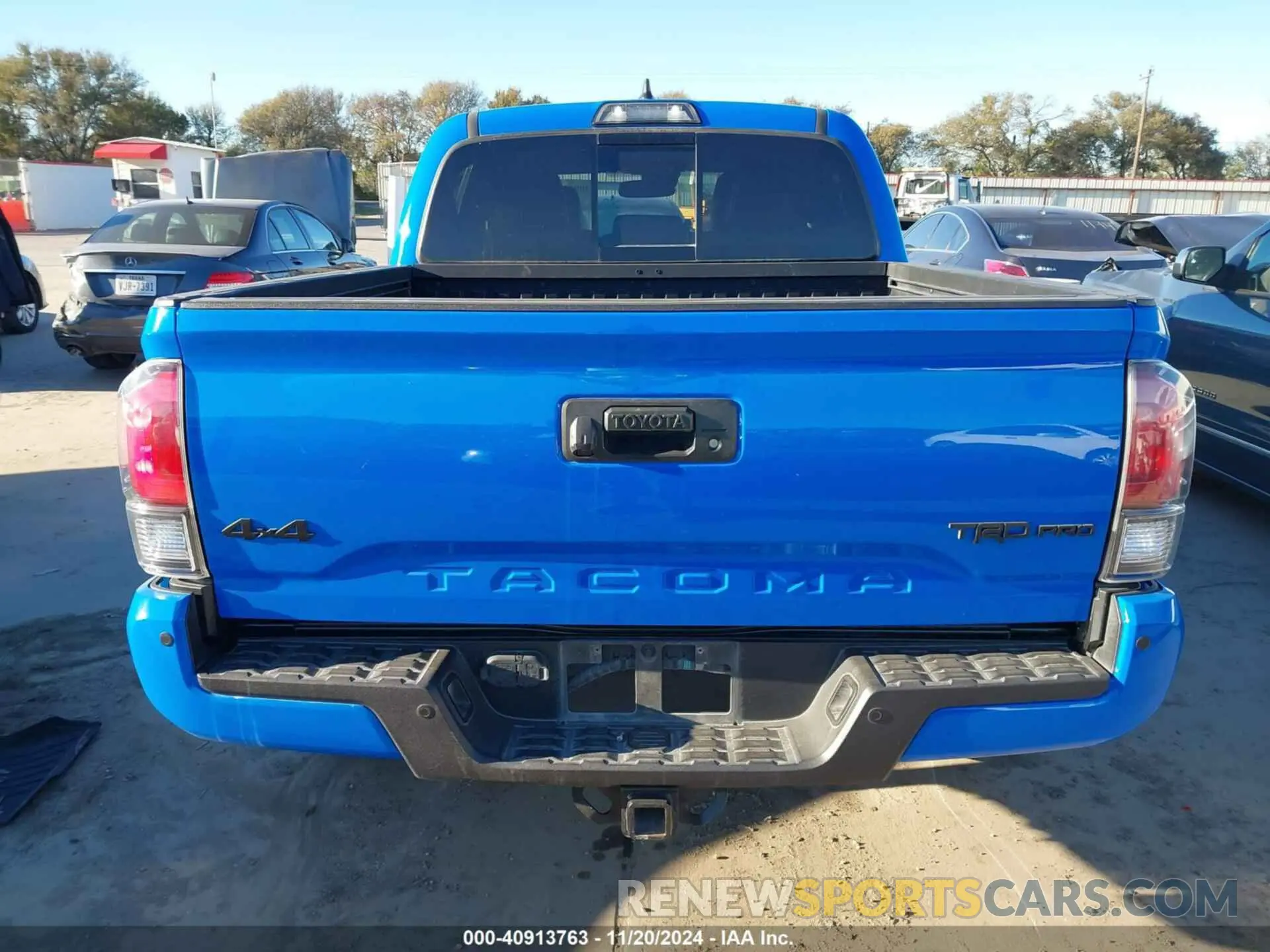 16 Photograph of a damaged car 5TFCZ5AN0KX199524 TOYOTA TACOMA 2019